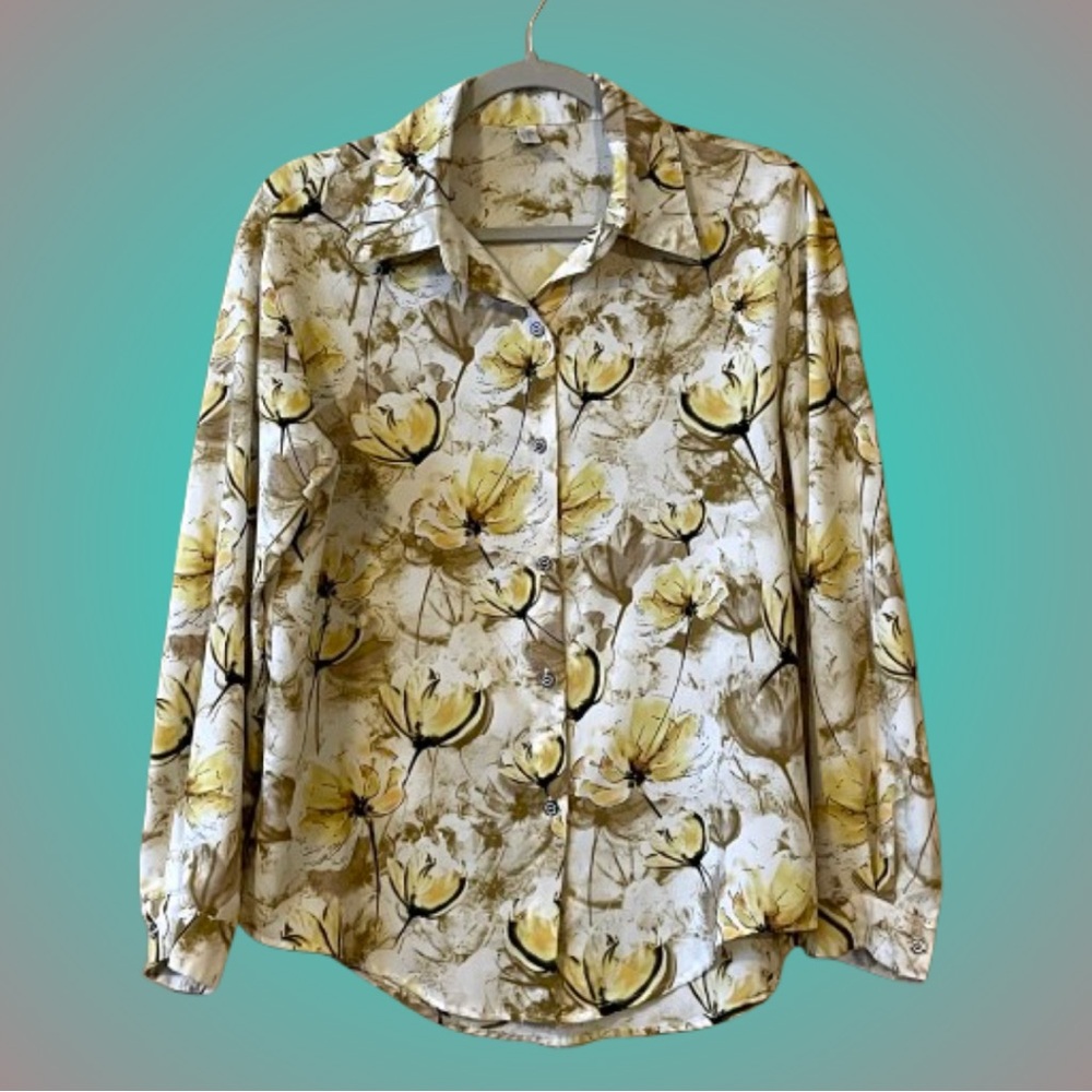 Vtg/style allover yellow watercolor floral print buttondown shirt